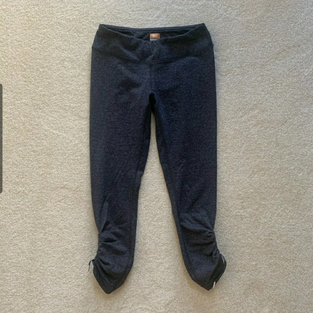 LUCY cropped ruched leggings!
